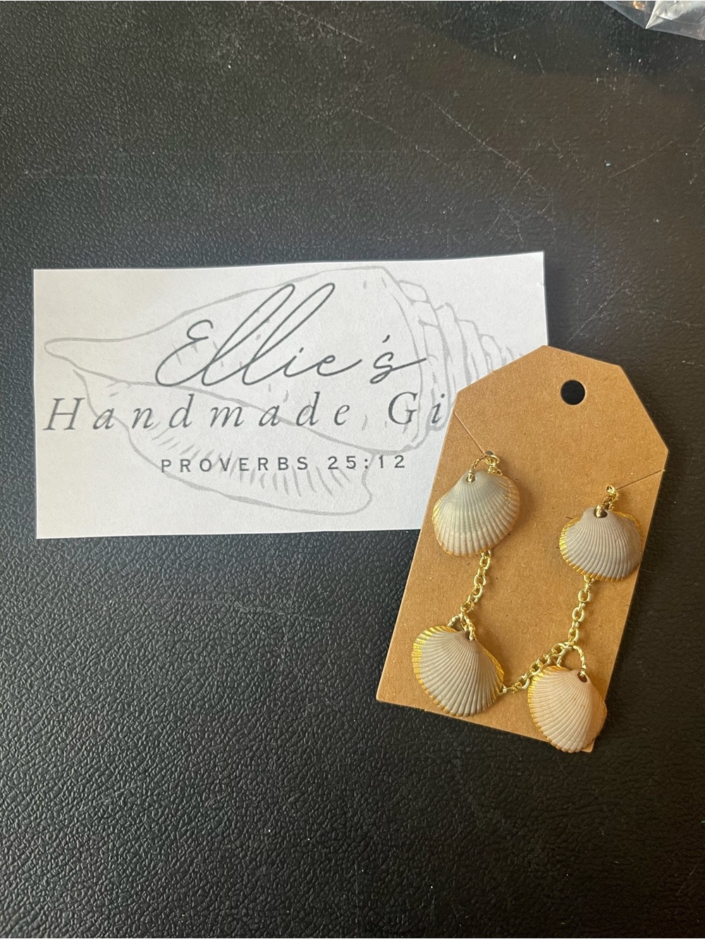 Gold & Cream Seashell charm bracelet